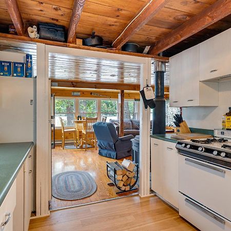 Waterfront Home On Lake Champlain With Dock And Kayaks Orwell Esterno foto